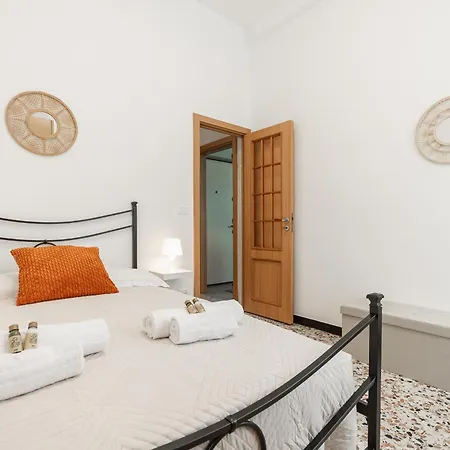 Valteiro Bay The Heart Of Just A Short Walk From The Sea Διαμέρισμα Varazze